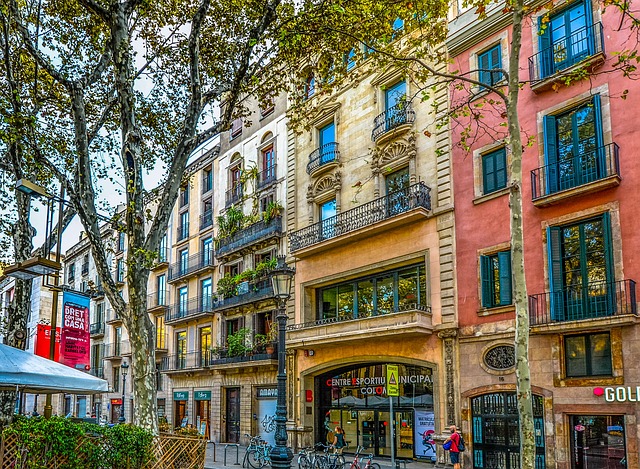 BARCELONA: THE HISTORY, STYLE AND ARCHITECTURE OF ONE OF SPAIN'S MOST FAMOUS CITIES